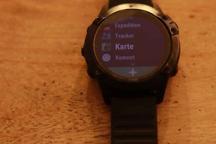 Вы можете увидеть приложение Komoot на спортивных часах.